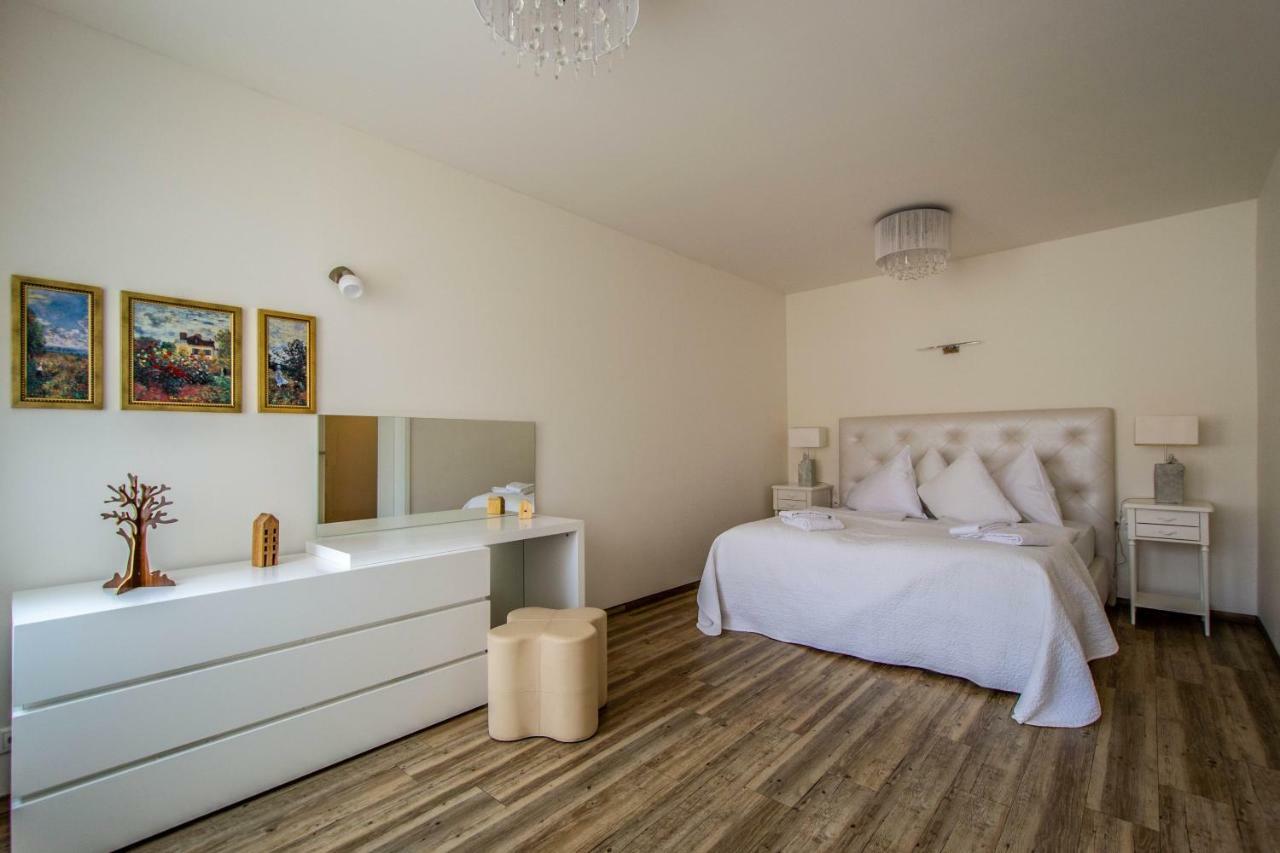 Unique Charles Bridge 2Bdr Apartment. Prága Kültér fotó