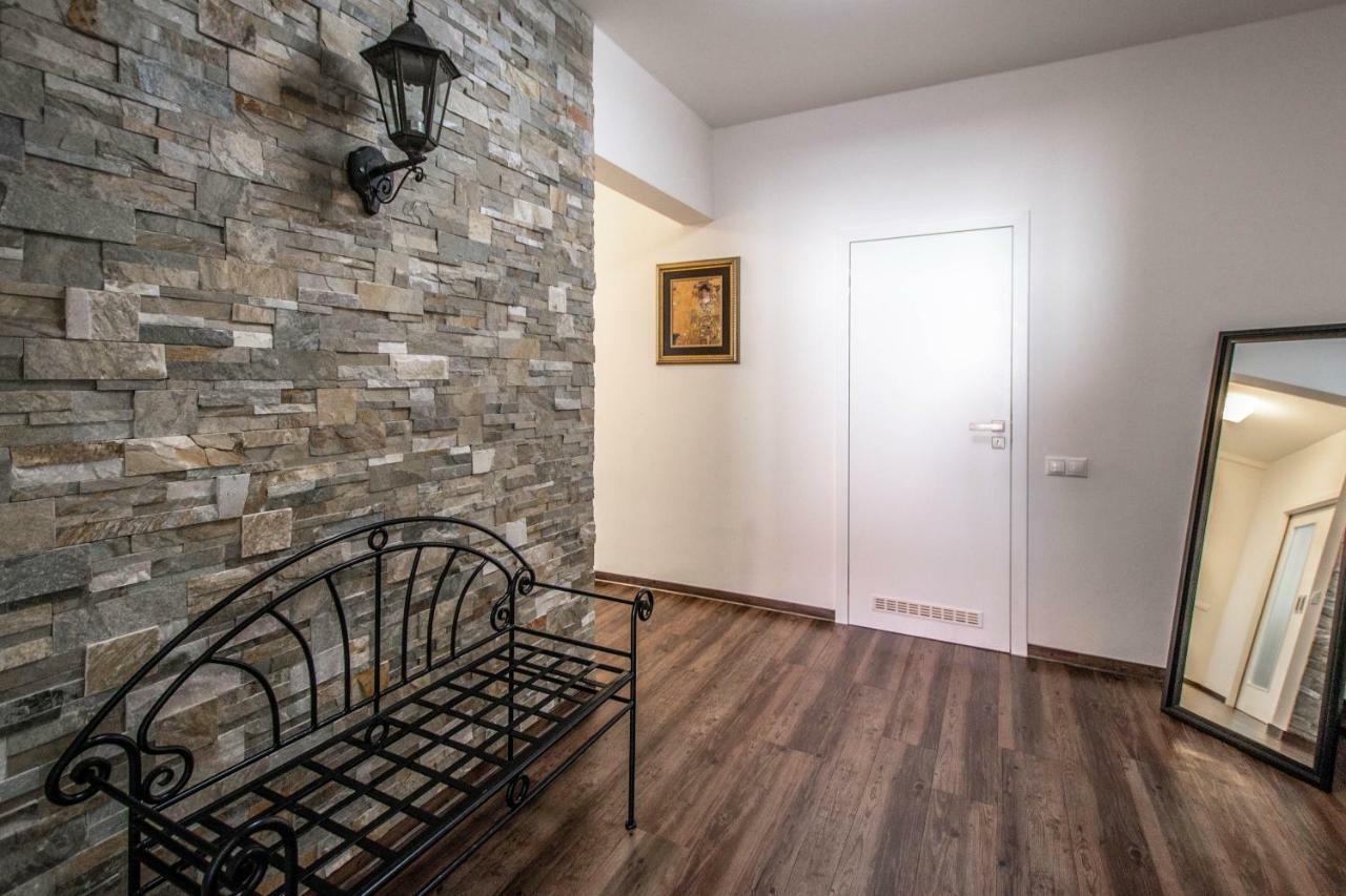 Unique Charles Bridge 2Bdr Apartment. Prága Kültér fotó