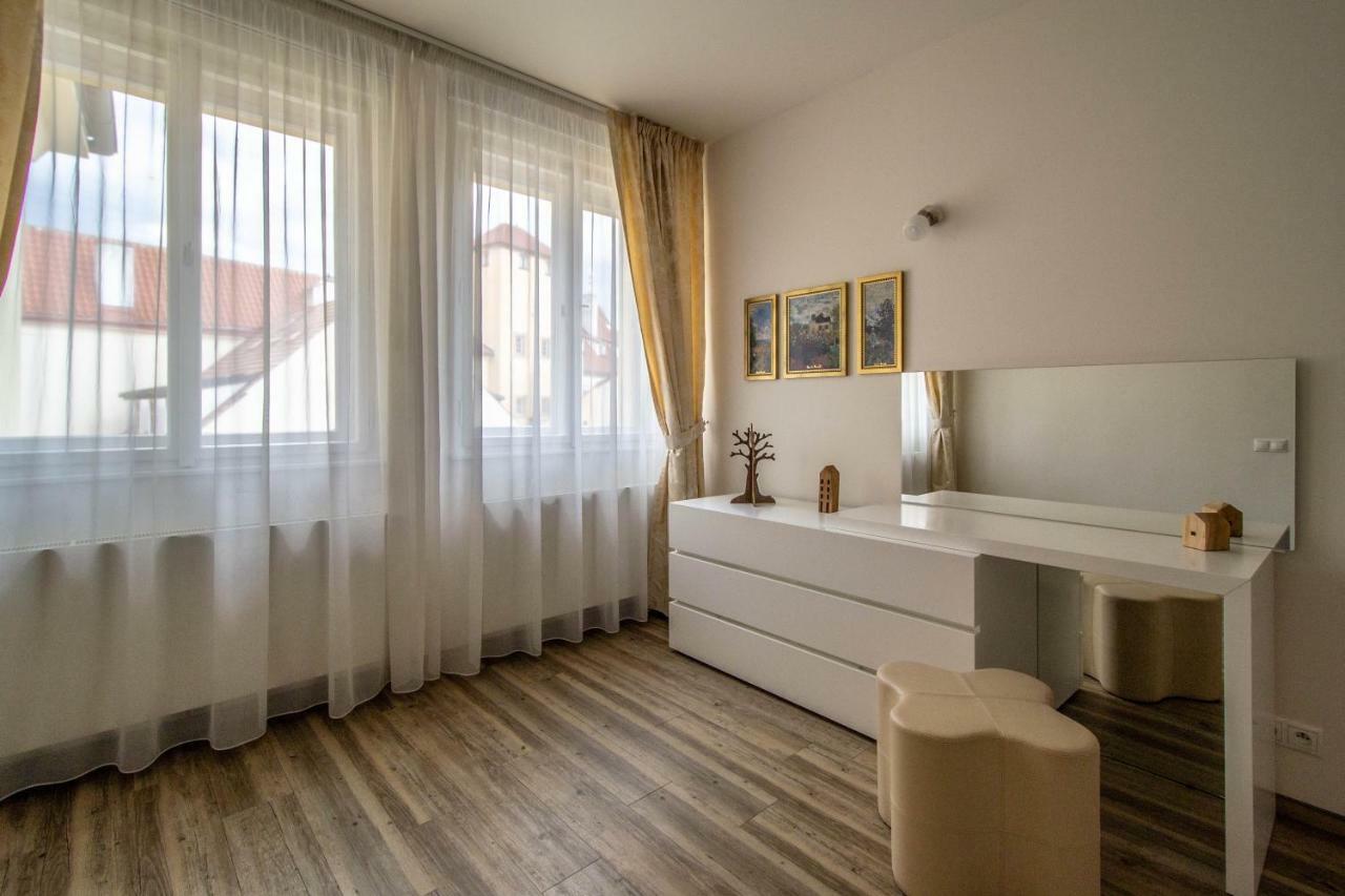 Unique Charles Bridge 2Bdr Apartment. Prága Kültér fotó